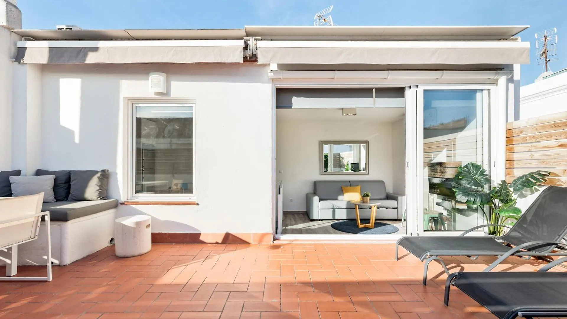 Sitges Group Blue&White Apartment