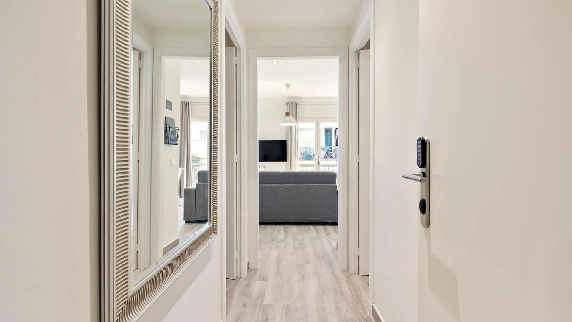 Sitges Group Blue&White Apartment